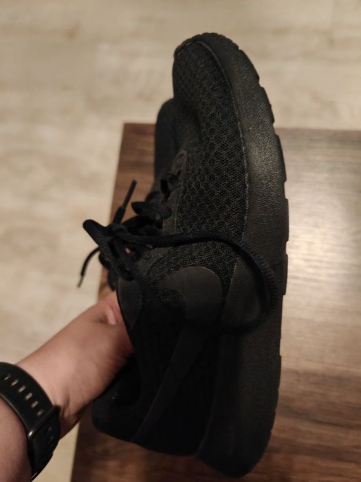 Nike Taijun purtat 10 ori stare buna (nu adidas)