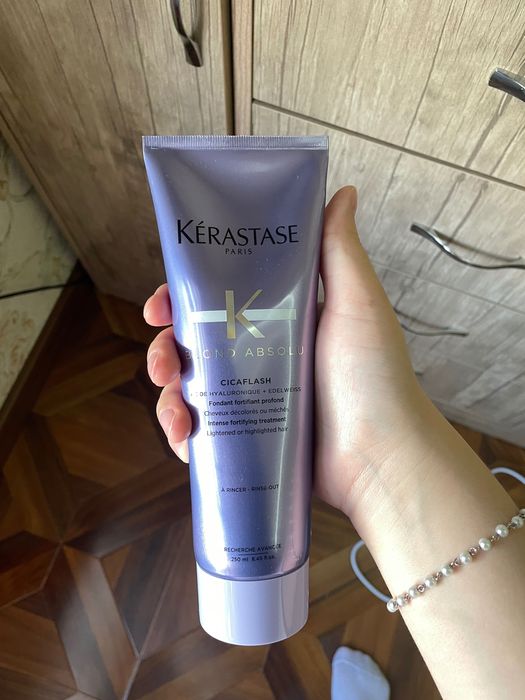 Kerastase гамма Блонд Абсолю: Уход легкий 250 мл, НОВЫЙ