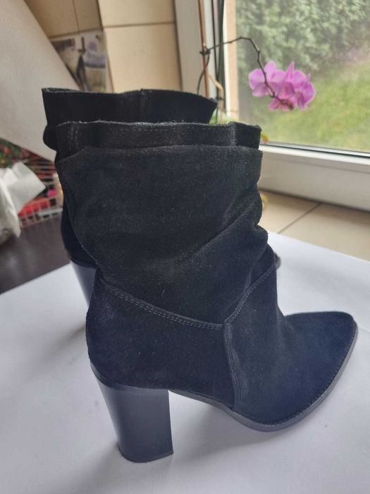 Botine negre din piele intoarsa femei