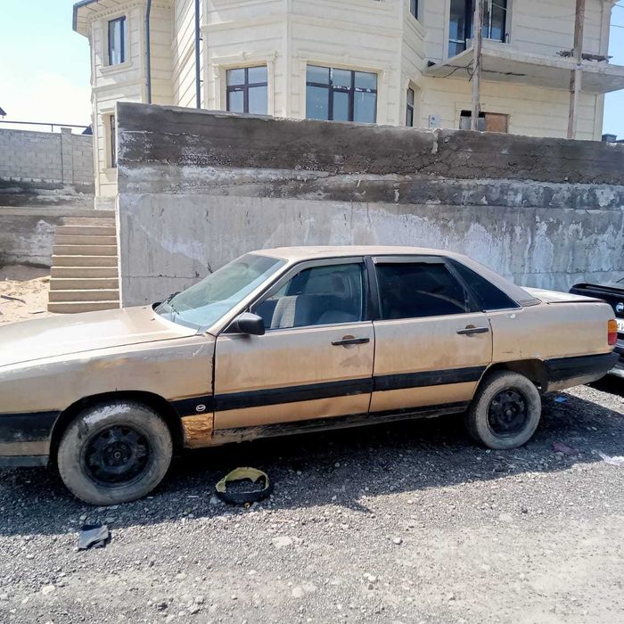 Audi 100 седан состаяние хорошо