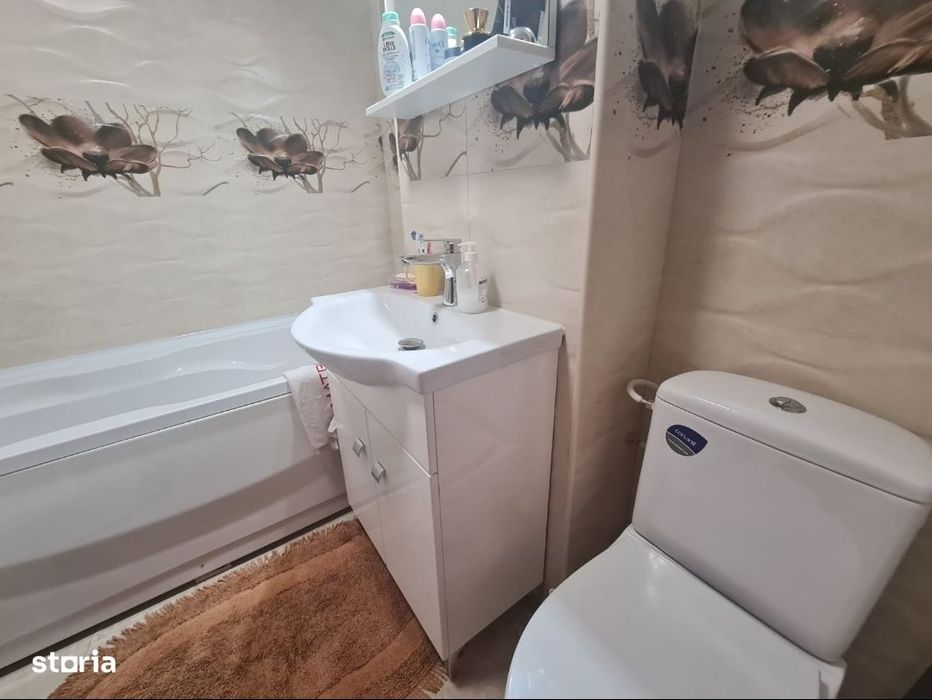 Inchiriez 3 camere Grivitei pet friendly cu parcare