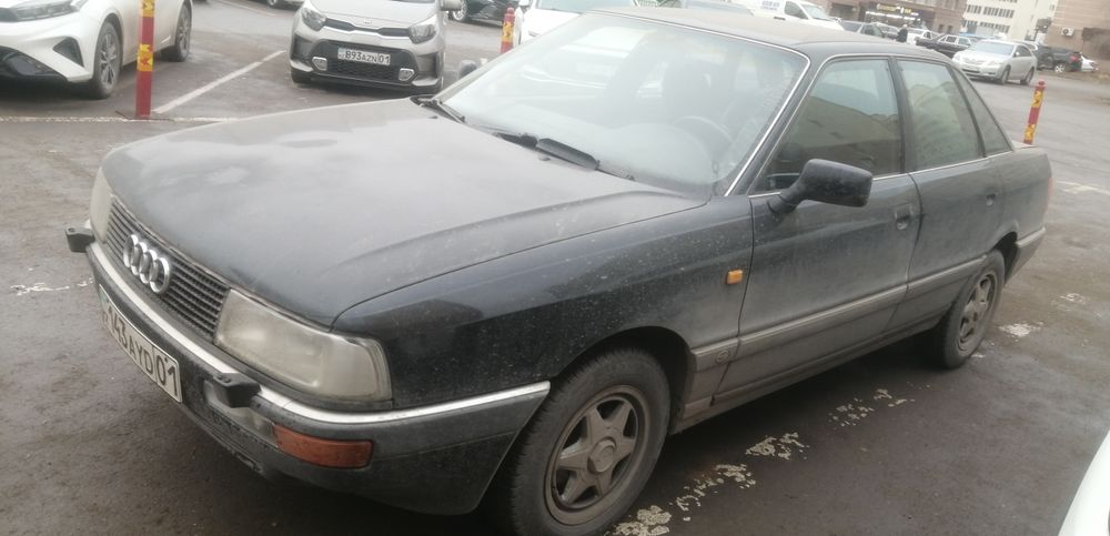 Ауди 90, АКПП, кожа, кондиционер, автозавод, шиповки.