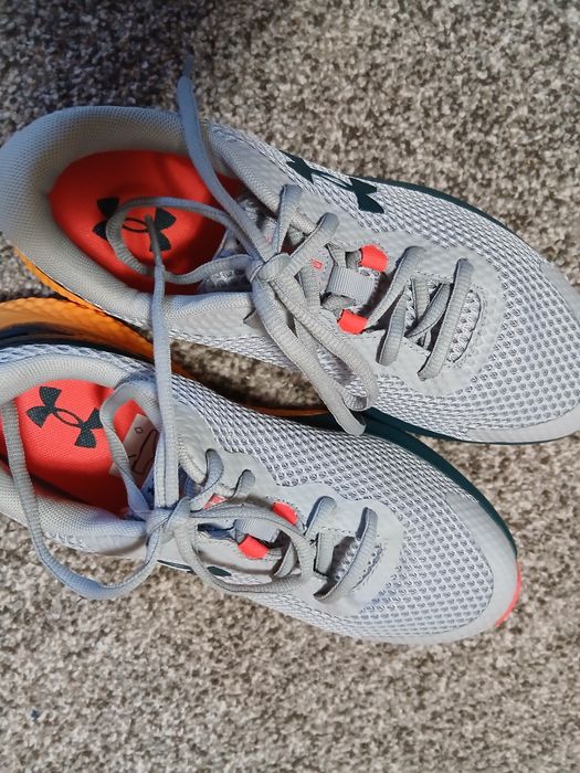 Under armour- МАРАТОНКИ