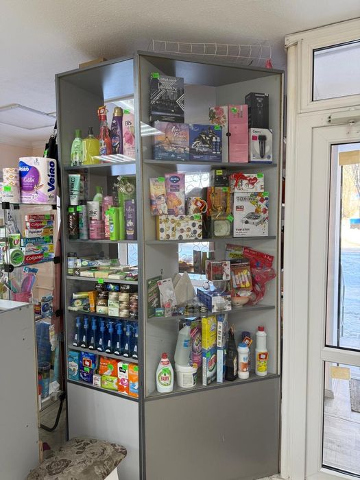 Продам шкафы торговые