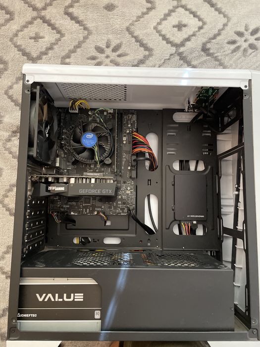 Геймърски rgb компютър Aerocool