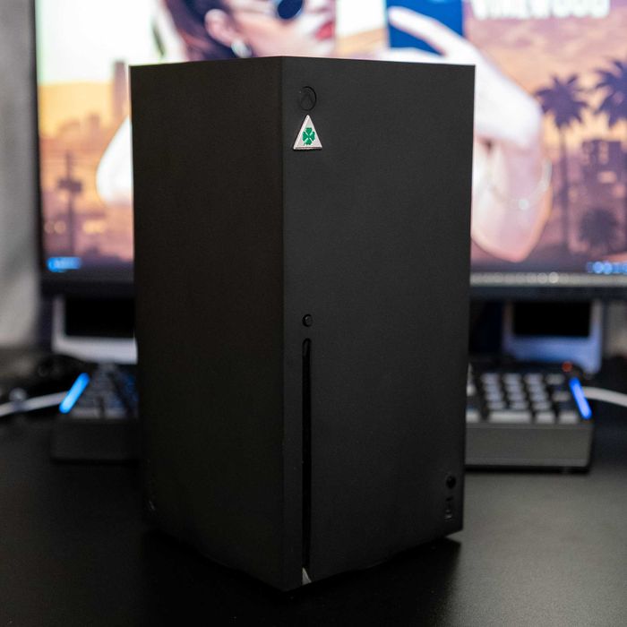 Xbox Series X (1TB) – În garanție, Cutie, Stare impecabilă!