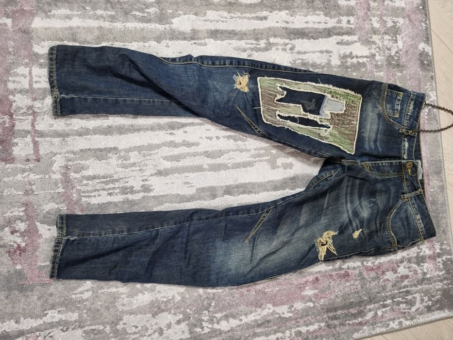 Blugi de vânzare 100 lei,de firma Karls ,Guess