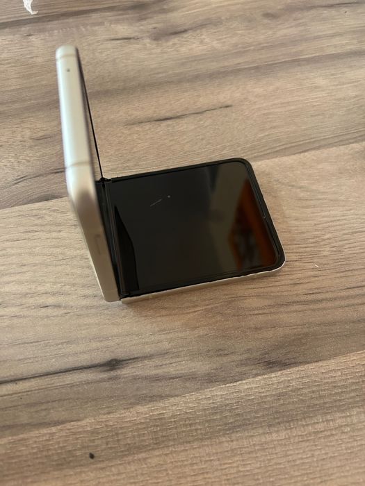 Самсунг Flip Z 3