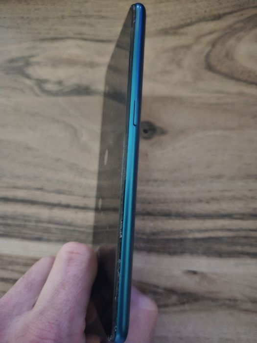 Oppo A31 с нова батерия и екран, отлично състояние
64gb място