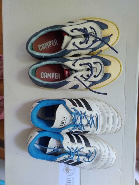 Обувки номер 30, стелка 18 см - два броя за 30 лв