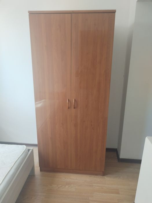 Шкаф двухдверный