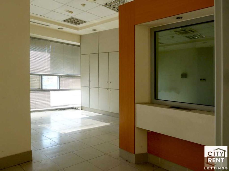 Дава се под наем Офис в Велико Търново, Център - 130 кв.м за 1330 € - Снимка #2