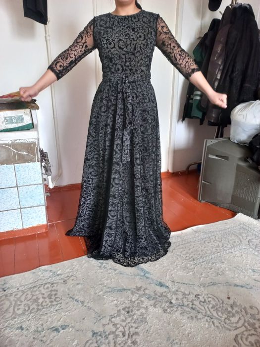 Платье нарядное.