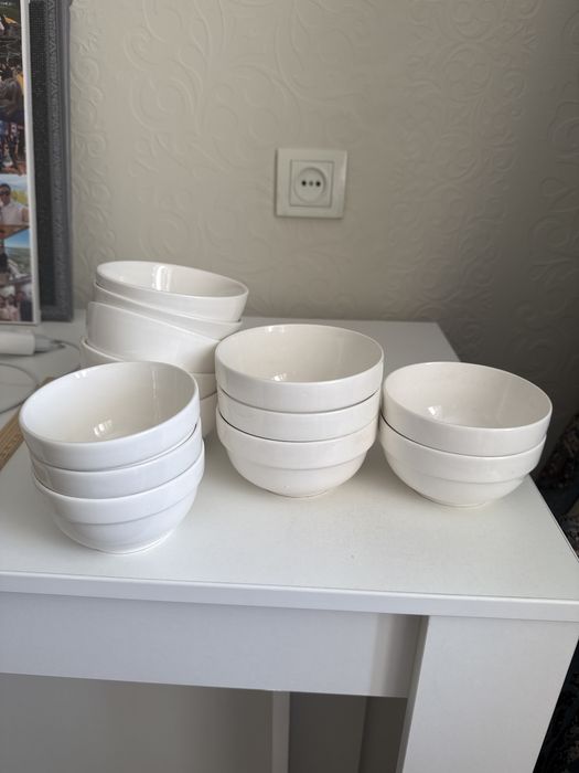 Ақ кеселер (пиала) шай, сорпаға