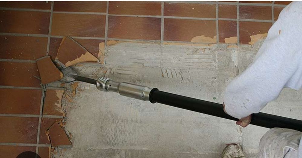 Decopertare gresie faianta tencuiala glet tapet