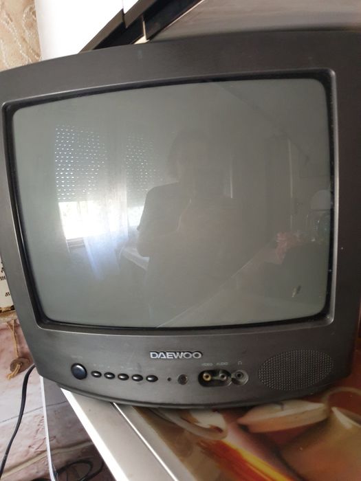 Продавам телевизор