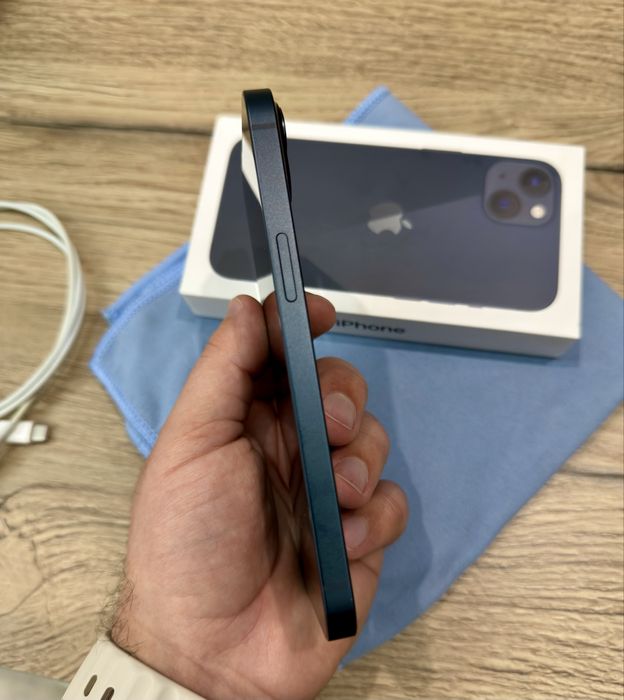 Apple iPhone 13 – 128 GB, Midnight + подаръци - 550лв