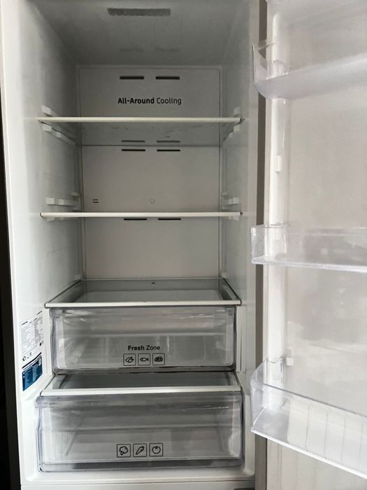 Продам холодильник Samsung RB37A5200SA