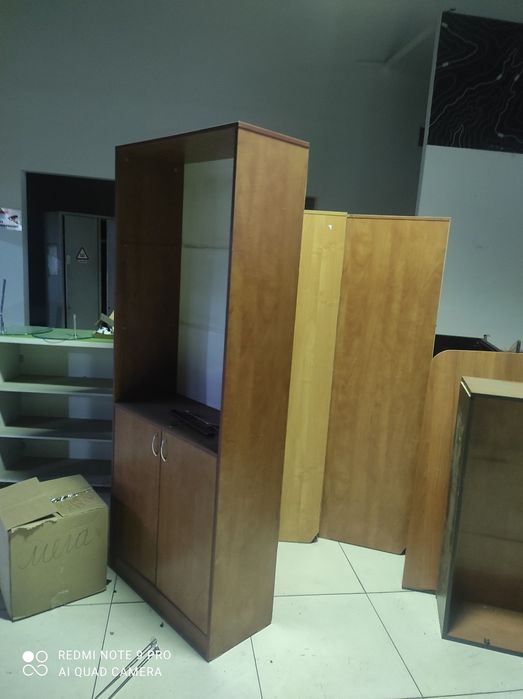 Мебель столы шкафы