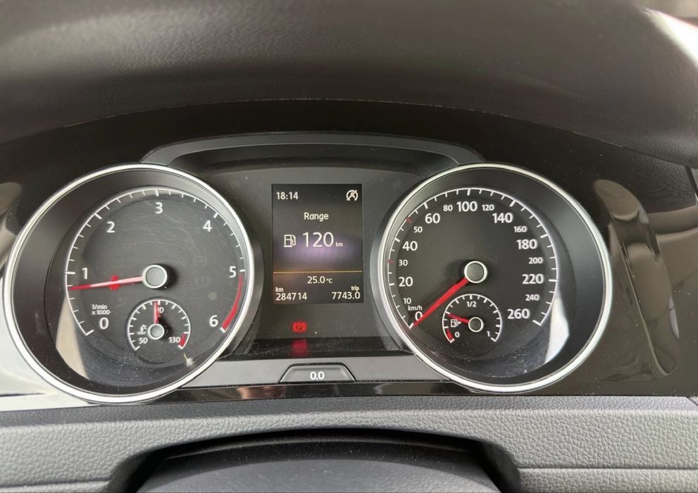 VOLKSWAGEN Golf 2014