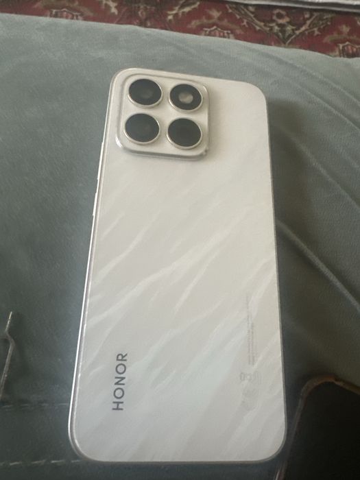 Продам телефон Honor x8c