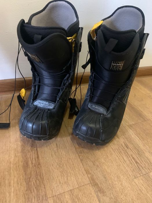 Продам сноуборд и ботинки