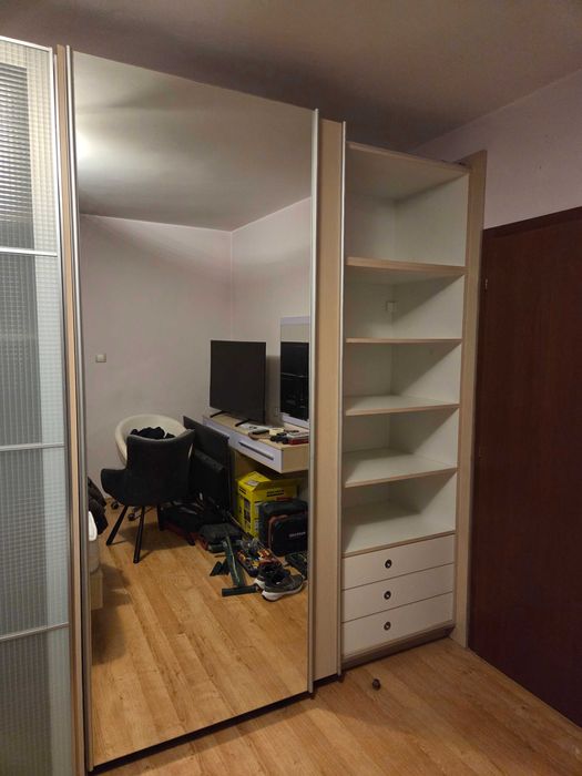 Голям гардероб с плъзгащи врати, 2 крила с огледало, от Икеа