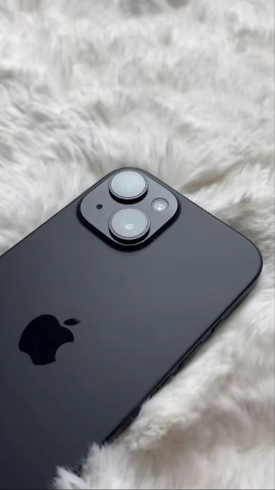 iPhone 15.      .