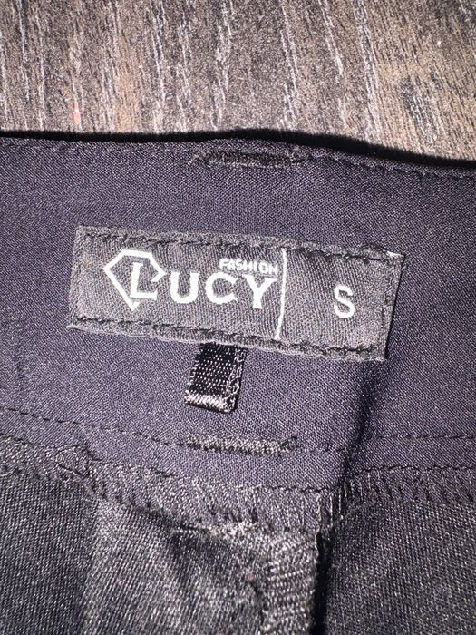 Нов панталон с кожа в задната част и отстрани на Lucy fasion. S pp