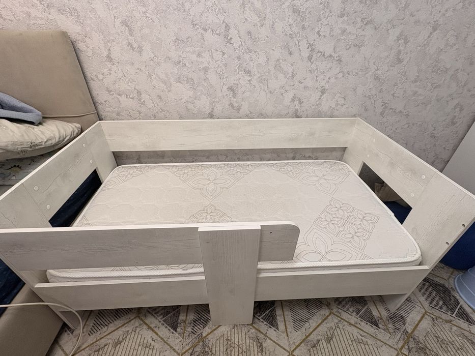 Продам кровать детскую