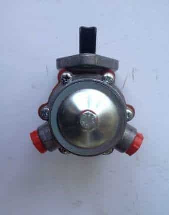 pompa de alimentare original perkins sau producator tip motor : 3.152