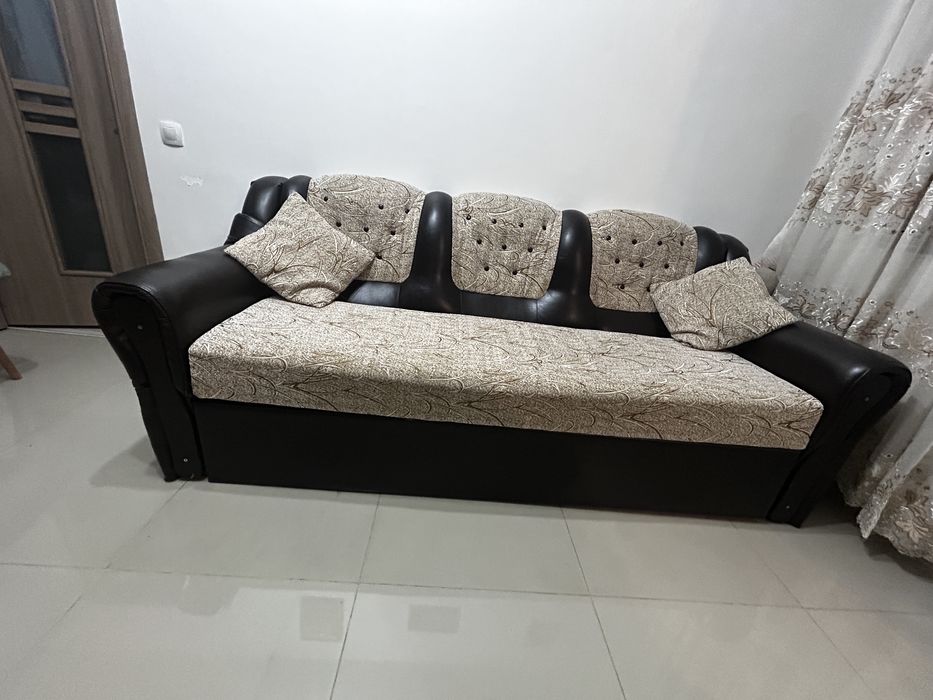 Vand canapea extensibila.