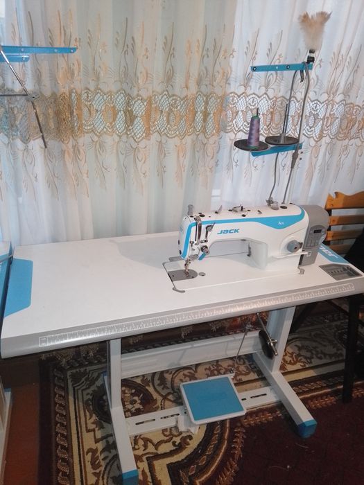 Новая швейная машинка