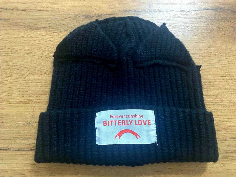 Продам куртки размер 44-46 и шапки