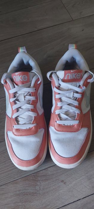 Продавам кецове Nike