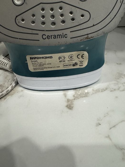 Продается утюг б/у