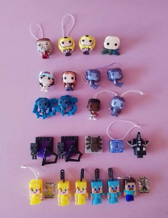 Kinder joy One Piece, Minecraft, Harry Potter, Stranger Things фигурки