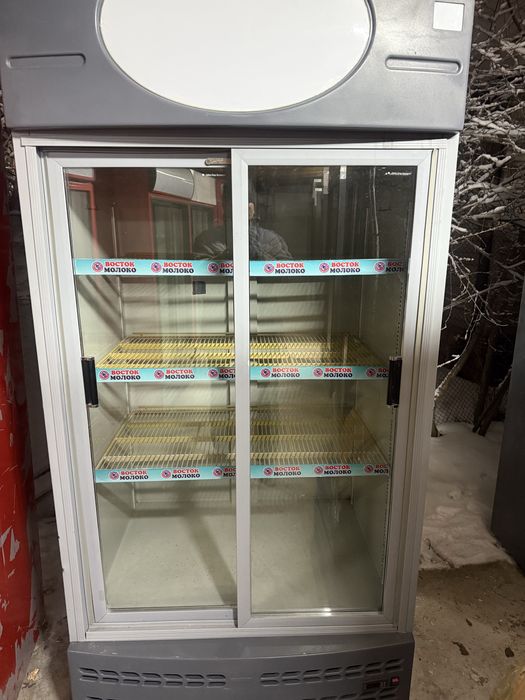 Витринный холодильник