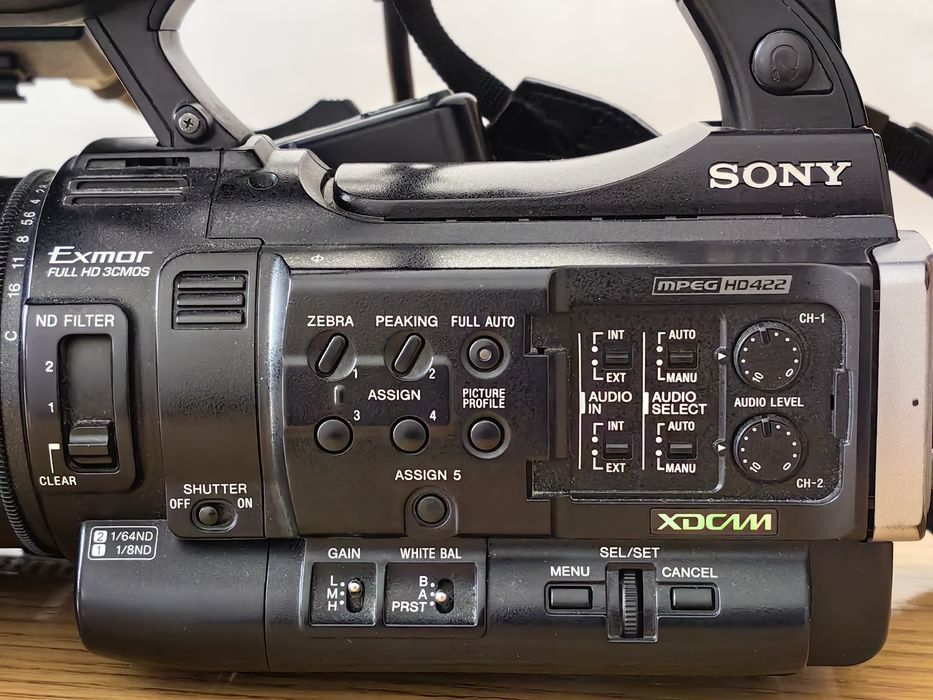 Sony PMW 200 camcorder