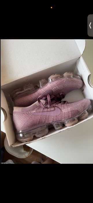 Обувки Nike 39 номер нови