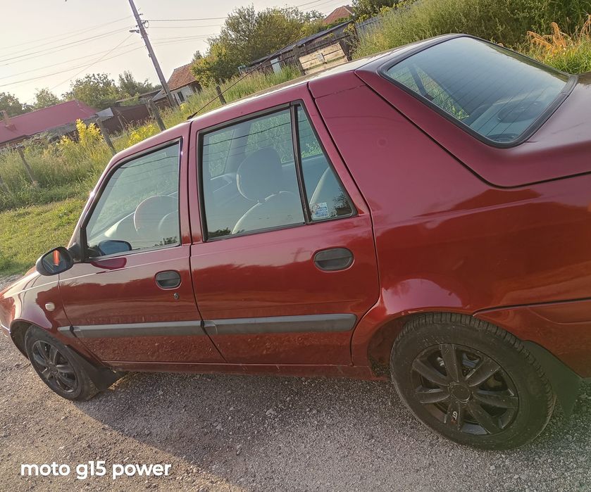 Vând Dacia Solenza