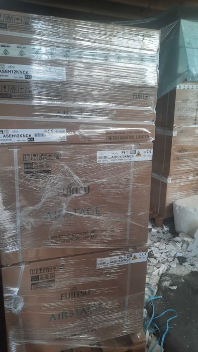 Aparat aer conditionat split Fujitsu 12000Bt Airstage WiFi ASEH12KNCA