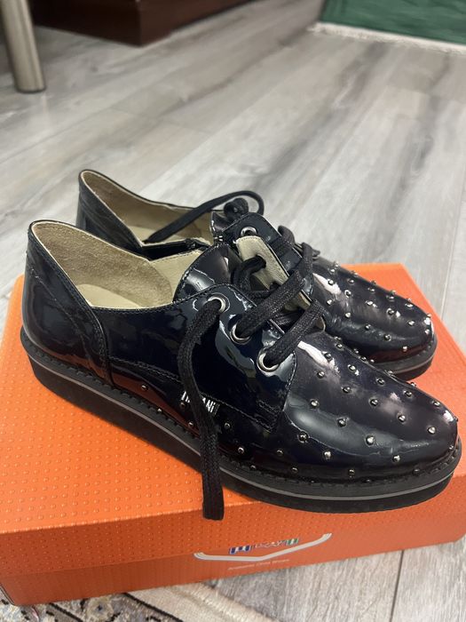 туфли на девочку  31, 32 35