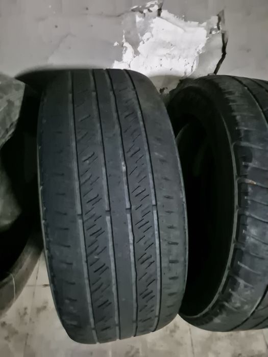 Продам шины б/у.