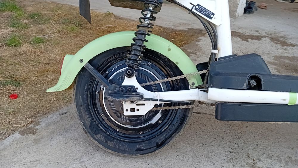 Скутер HUAXUN.   D