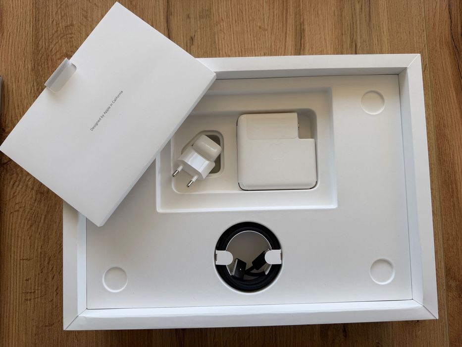 ЧИСТО НОВ MacBook Pro 14" M4 PRO Chip 14-CPU/ 20-GPU/ 24GB RAM/ 1TB SSD