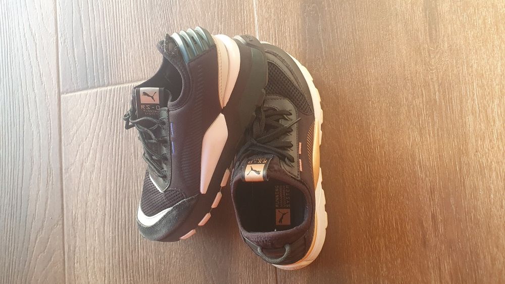 Маратонки puma еднакъв номер,но различен цвят.