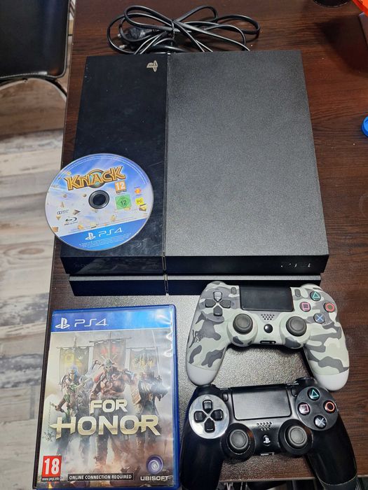 Play station 4 + 2 контролера