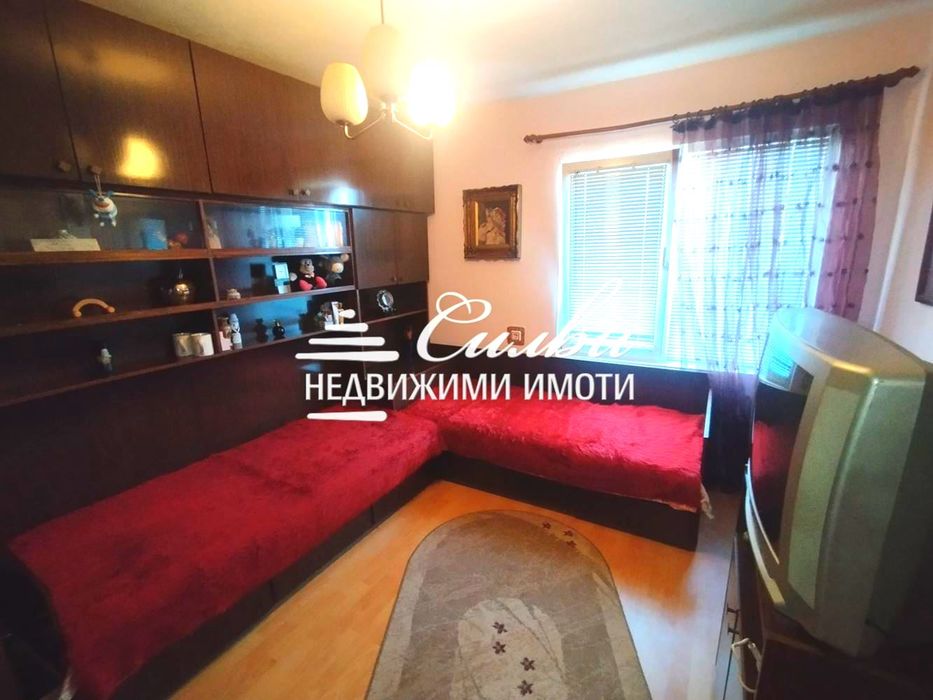 Самостоятелна ТУХЛЕНА къща на ПЛОЧА - с.Хан Крум