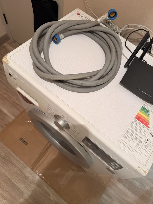 Продам стиральную машину LG